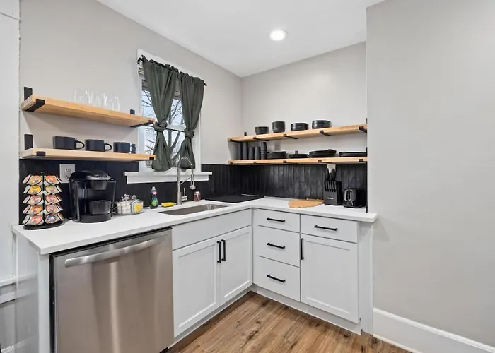 Charming 3bd For Long