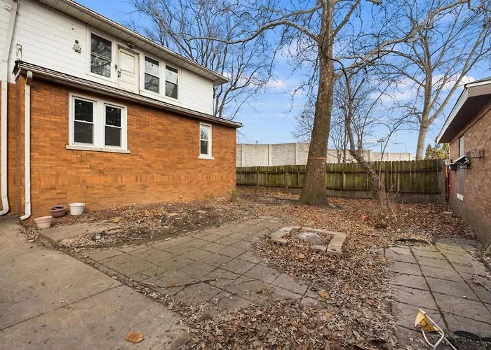Charming 3bd For Long